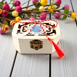 Cadou Cutie din Lemn (Martisor) cu Bomboane Bucuria